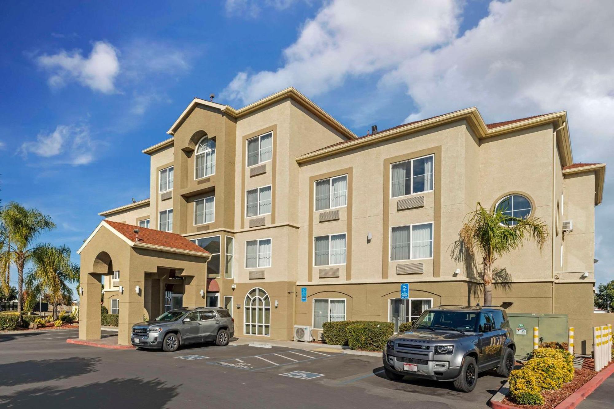 Comfort Inn Lathrop Stockton Airport Buitenkant foto