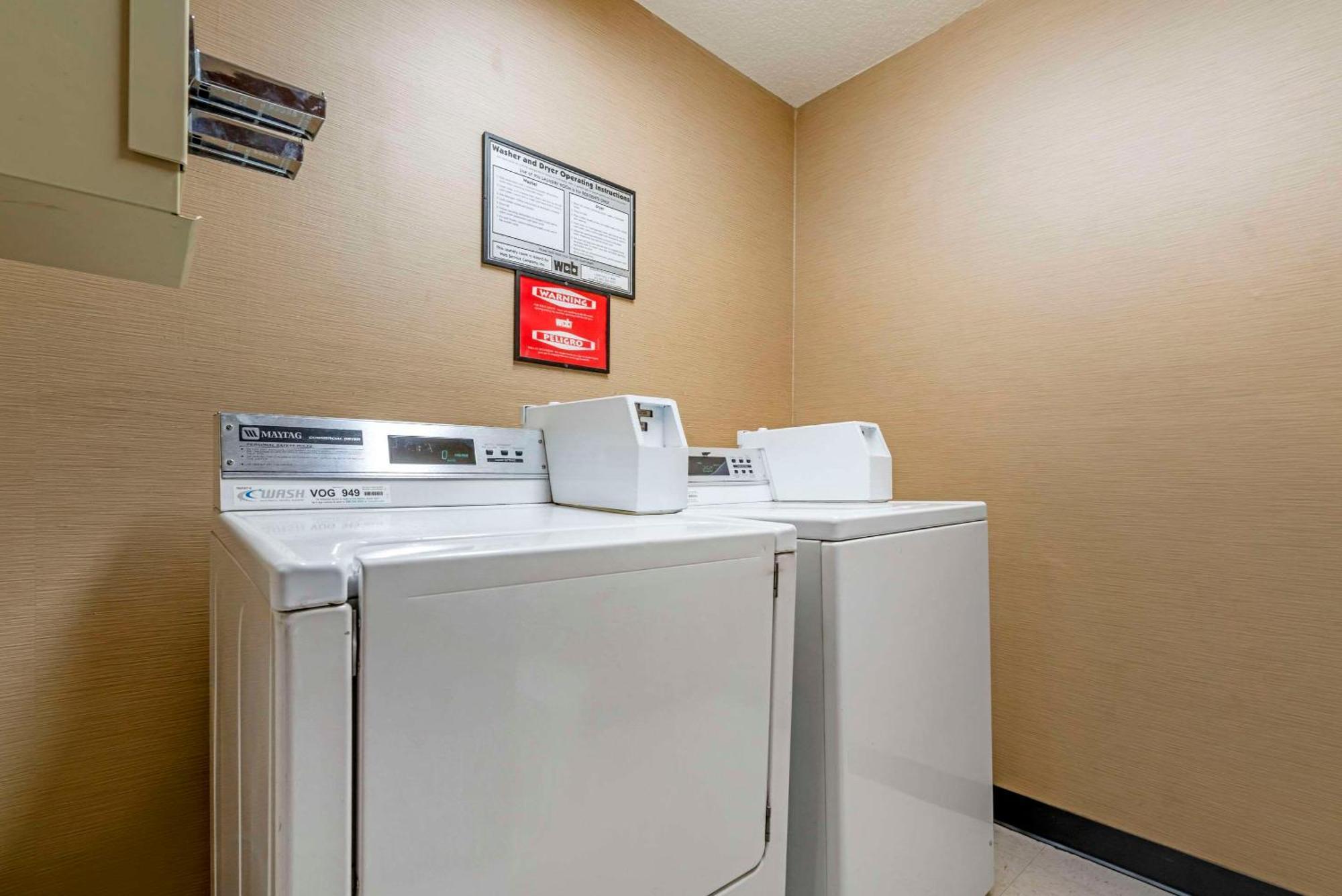 Comfort Inn Lathrop Stockton Airport Buitenkant foto