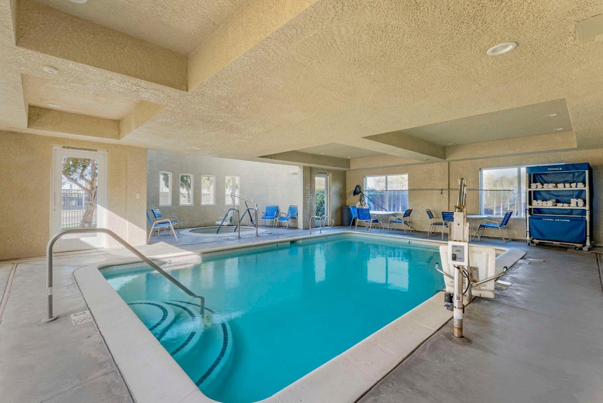 Comfort Inn Lathrop Stockton Airport Buitenkant foto