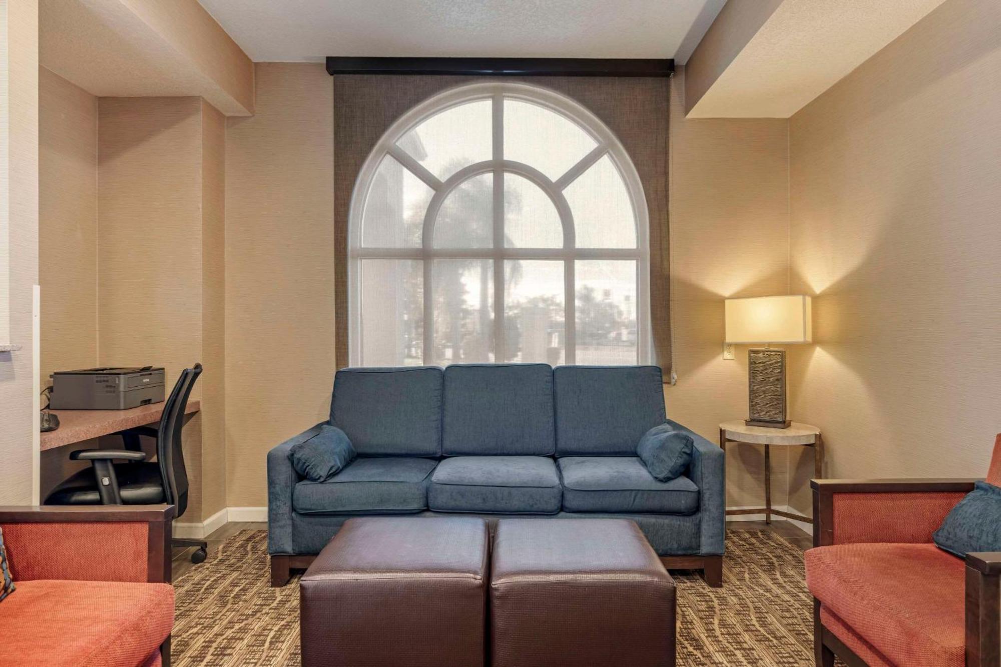 Comfort Inn Lathrop Stockton Airport Buitenkant foto